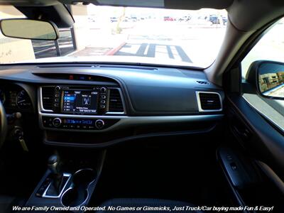 2017 Toyota Highlander LE   - Photo 34 - Mesa, AZ 85202