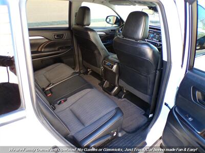 2017 Toyota Highlander LE   - Photo 26 - Mesa, AZ 85202