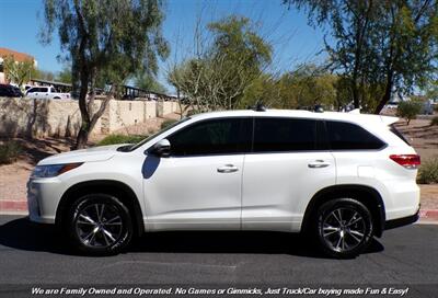 2017 Toyota Highlander LE   - Photo 8 - Mesa, AZ 85202
