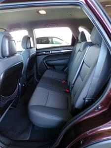 2012 Kia Sorento LX - Photo 20 - Mesa, AZ 85202