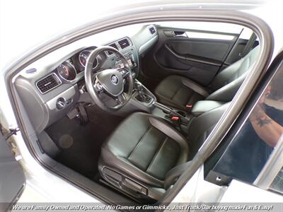2015 Volkswagen Jetta SE   - Photo 13 - Mesa, AZ 85202