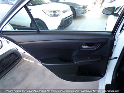 2016 Toyota Camry SE - Photo 18 - Mesa, AZ 85202