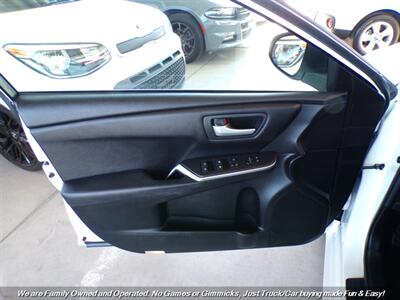 2016 Toyota Camry SE - Photo 12 - Mesa, AZ 85202