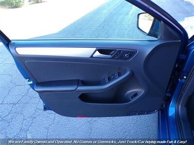 2015 Volkswagen Jetta SE   - Photo 12 - Mesa, AZ 85202