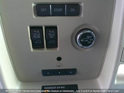 2019 Chevrolet Tahoe LT   - Photo 47 - Mesa, AZ 85202