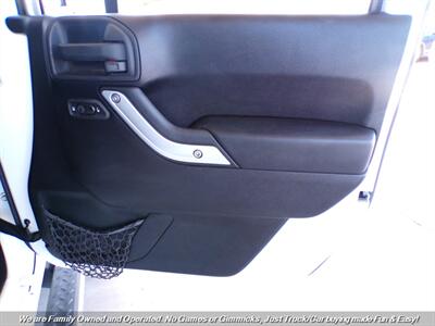 2012 Jeep Wrangler Sahara   - Photo 27 - Mesa, AZ 85202