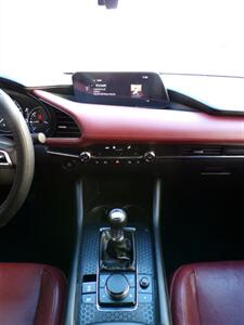 2022 Mazda Mazda3 Hatchback Premium   - Photo 34 - Mesa, AZ 85202