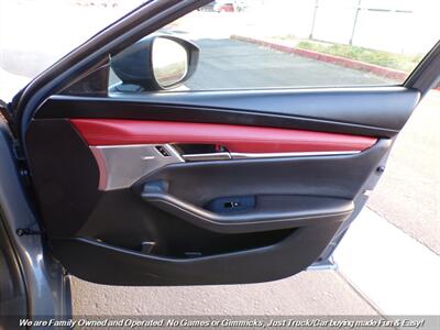 2022 Mazda Mazda3 Hatchback Premium   - Photo 30 - Mesa, AZ 85202