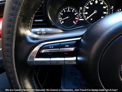 2022 Mazda Mazda3 Hatchback Premium   - Photo 35 - Mesa, AZ 85202
