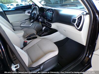 2020 Kia Soul LX - Photo 28 - Mesa, AZ 85202