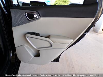 2020 Kia Soul LX - Photo 25 - Mesa, AZ 85202