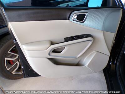 2020 Kia Soul LX - Photo 13 - Mesa, AZ 85202