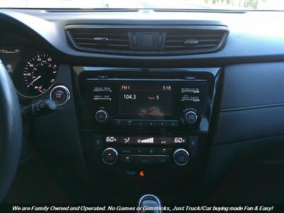 2017 Nissan Rogue SV   - Photo 37 - Mesa, AZ 85202