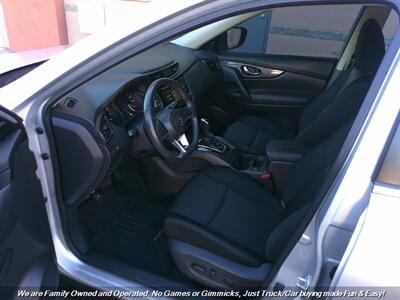 2017 Nissan Rogue SV   - Photo 15 - Mesa, AZ 85202