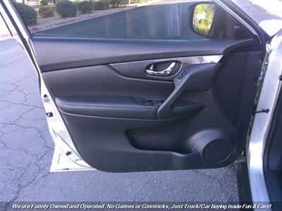 2017 Nissan Rogue SV   - Photo 13 - Mesa, AZ 85202