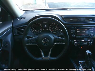 2017 Nissan Rogue SV   - Photo 14 - Mesa, AZ 85202