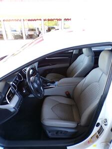 2018 Toyota Camry SE   - Photo 15 - Mesa, AZ 85202