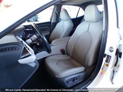 2018 Toyota Camry SE   - Photo 16 - Mesa, AZ 85202