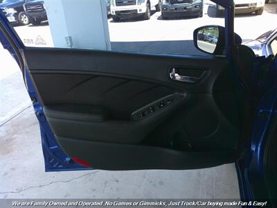 2019 Kia Forte LXS   - Photo 12 - Mesa, AZ 85202