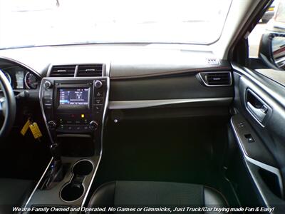 2017 Toyota Camry SE - Photo 32 - Mesa, AZ 85202