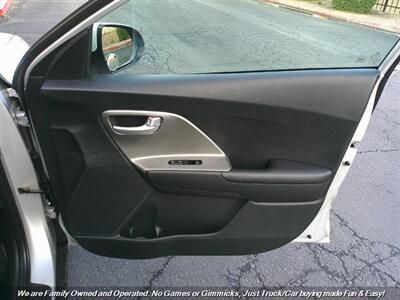 2020 Kia Niro LX   - Photo 30 - Mesa, AZ 85202