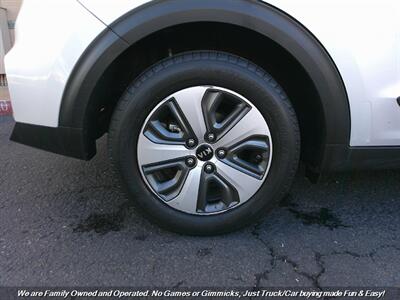 2020 Kia Niro LX   - Photo 45 - Mesa, AZ 85202