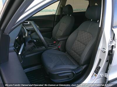 2020 Kia Niro LX   - Photo 17 - Mesa, AZ 85202