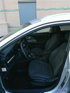 2020 Kia Niro LX   - Photo 16 - Mesa, AZ 85202