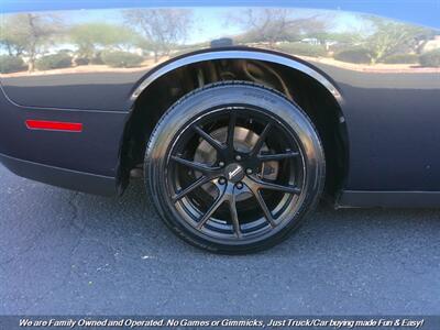 2017 Dodge Challenger SXT   - Photo 39 - Mesa, AZ 85202