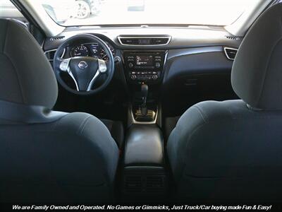 2015 Nissan Rogue SV - Photo 33 - Mesa, AZ 85202