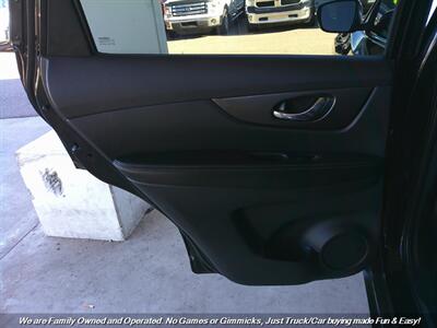 2015 Nissan Rogue SV - Photo 19 - Mesa, AZ 85202