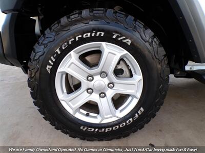2018 Jeep Wrangler Sport S   - Photo 41 - Mesa, AZ 85202
