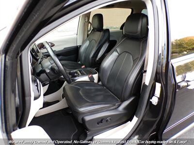 2018 Chrysler Pacifica Touring L   - Photo 16 - Mesa, AZ 85202