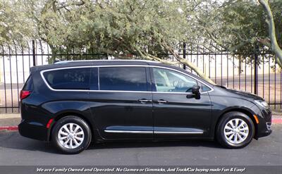 2018 Chrysler Pacifica Touring L   - Photo 5 - Mesa, AZ 85202