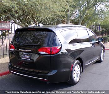 2018 Chrysler Pacifica Touring L   - Photo 6 - Mesa, AZ 85202