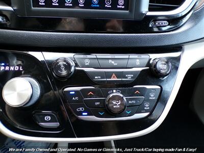 2018 Chrysler Pacifica Touring L   - Photo 47 - Mesa, AZ 85202