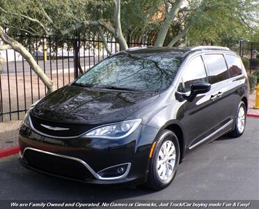 2018 Chrysler Pacifica Touring L   - Photo 3 - Mesa, AZ 85202