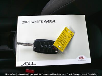 2017 Kia Soul   - Photo 43 - Mesa, AZ 85202