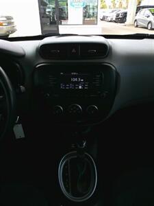 2017 Kia Soul   - Photo 33 - Mesa, AZ 85202