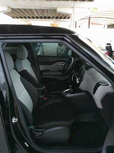 2017 Kia Soul   - Photo 27 - Mesa, AZ 85202