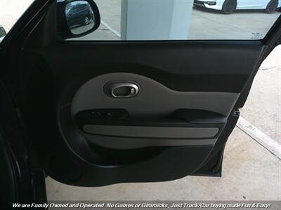 2017 Kia Soul   - Photo 29 - Mesa, AZ 85202