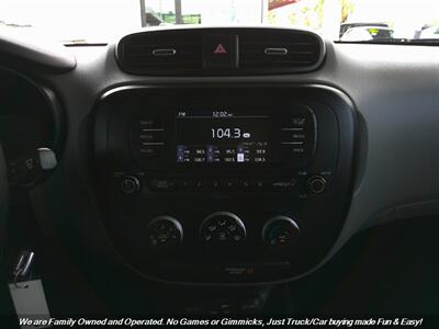 2017 Kia Soul   - Photo 34 - Mesa, AZ 85202
