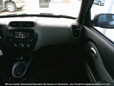 2017 Kia Soul   - Photo 31 - Mesa, AZ 85202