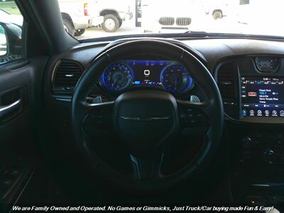 2017 Chrysler 300 Series S   - Photo 14 - Mesa, AZ 85202