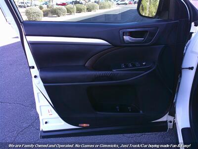 2016 Toyota Highlander XLE   - Photo 13 - Mesa, AZ 85202