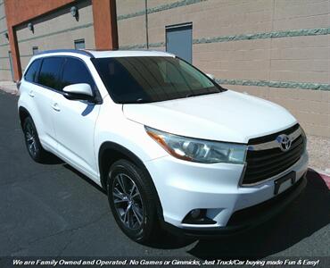 2016 Toyota Highlander XLE   - Photo 1 - Mesa, AZ 85202