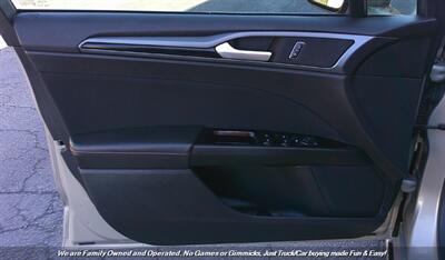 2015 Ford Fusion SE   - Photo 9 - Mesa, AZ 85202