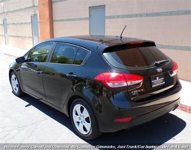 2016 Kia Forte5 LX   - Photo 6 - Mesa, AZ 85202