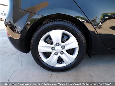 2016 Kia Forte5 LX   - Photo 42 - Mesa, AZ 85202