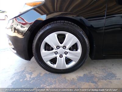 2016 Kia Forte5 LX   - Photo 43 - Mesa, AZ 85202